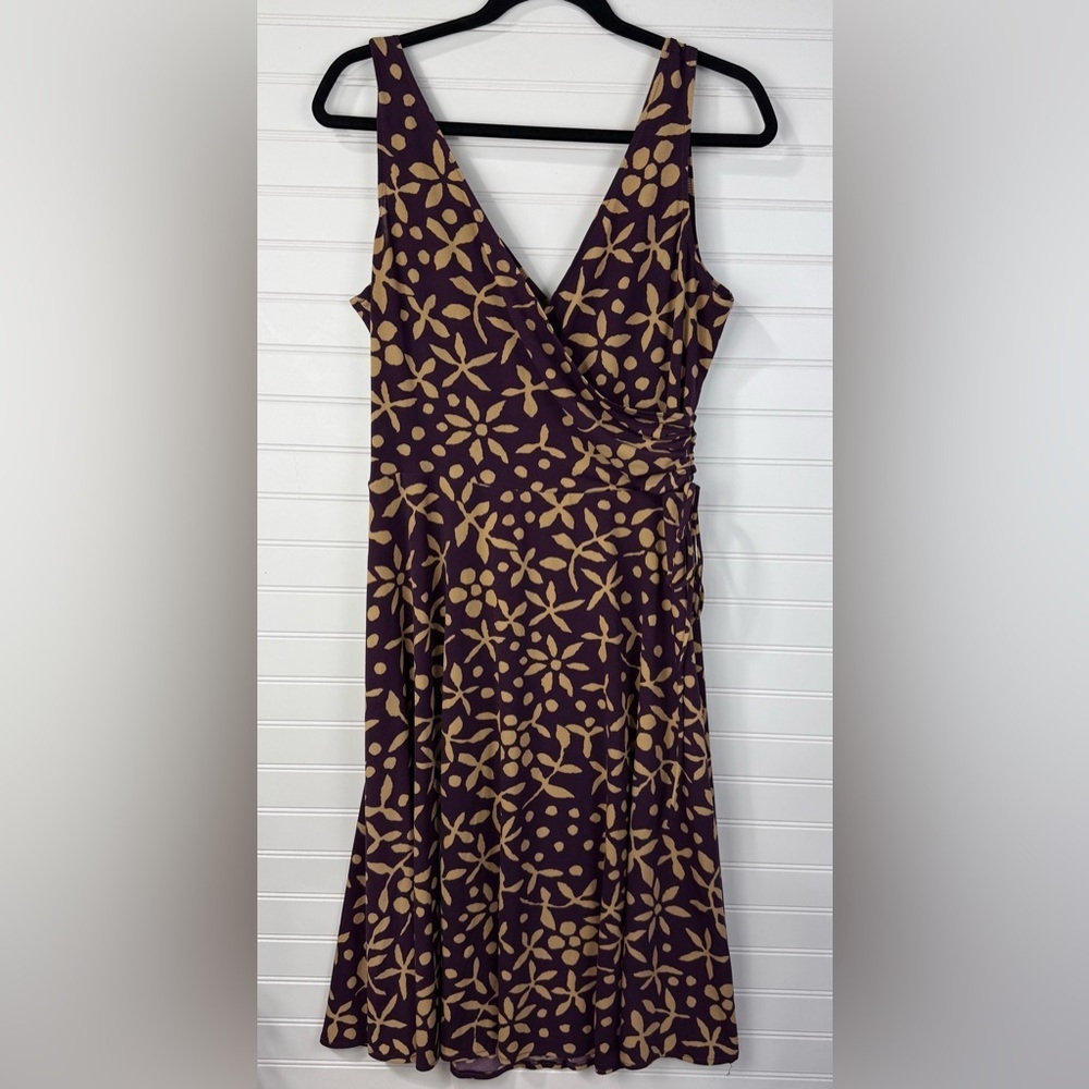 GNW women’s Sleeveless Floral faux midi Wrap Dress in purple plum & tan. Size 14